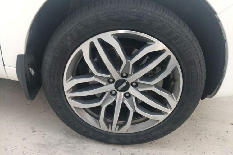 Used Wey VV5 2019 Upgraded Model 2.0T Two-Wheel Drive Ultra-Luxury Version China V Standard Right Front Wheel Hub