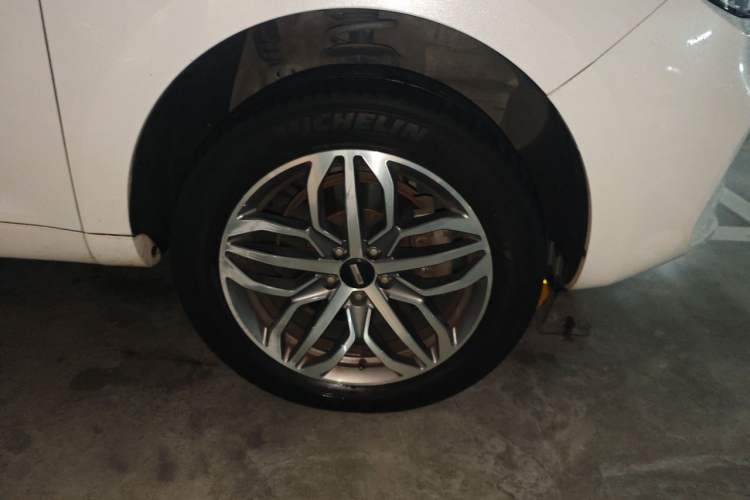 Used Wey VV5 2019 Upgraded Model 2.0T Two-Wheel Drive Ultra-Luxury Version China VI Standard Right Front Wheel Hub