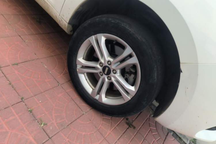 Used Wey VV5 2019 1.5T Two-Wheel Drive Smart Pioneer Right Front Wheel Hub