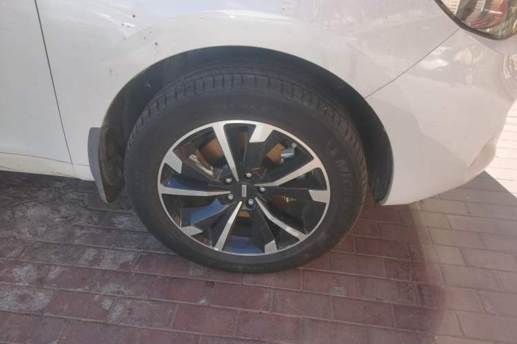 Used Wey VV5 2019 Upgraded Model 2.0T Two-Wheel Drive Ultra-Luxury Version China V Standard Right Front Wheel Hub