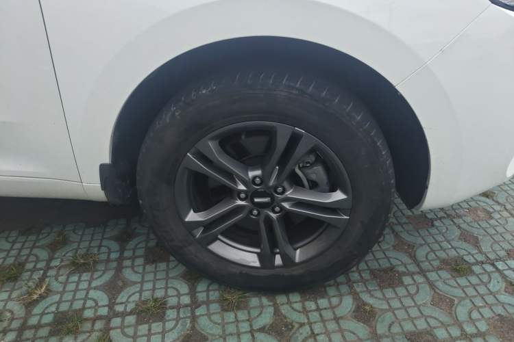 Used Wey VV5 2019 2.0T Two-Wheel-Drive Ultimate Edition Right Front Wheel Hub