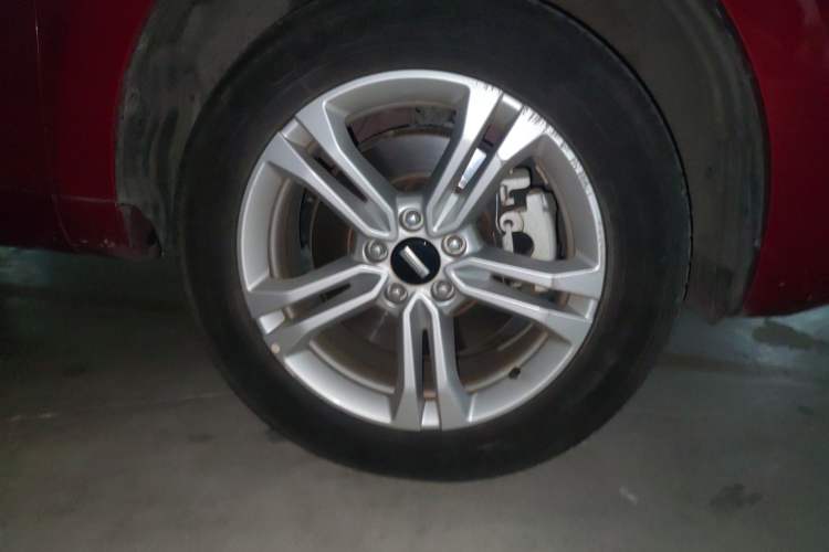 Used Wey VV5 2019 1.5T Two-Wheel Drive Color Pioneer Right Front Wheel Hub