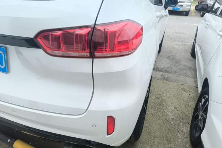 Used Wey VV5 2019 Upgraded Model 2.0T Two-Wheel Drive Ultra-Luxury Version China VI Standard Right Rear Taillight