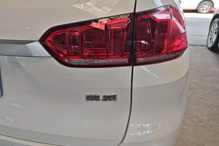 Used Wey VV5 2019 1.5T Two-Wheel Drive Smart Pioneer Right Rear Taillight