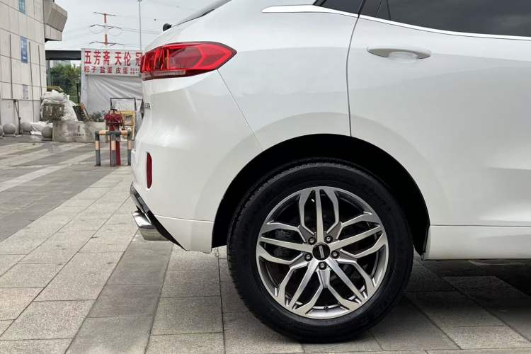 Used Wey VV5 2019 Upgraded Model 2.0T Two-Wheel Drive Ultra-Luxury Version China VI Standard Right Rear Wheel Hub