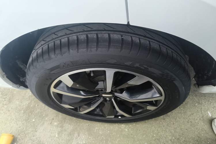 Used Wey VV5 2019 Upgraded Model 2.0T Two-Wheel Drive Ultra-Luxury Version China VI Standard Right Rear Wheel Hub