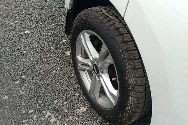 Used Wey VV5 2019 1.5T Two-Wheel Drive Color Pioneer Right Rear Wheel Hub