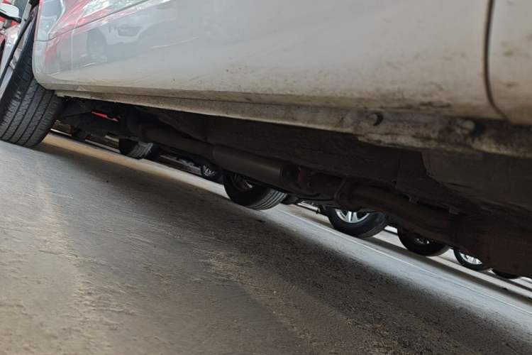 Used Wey VV5 2019 1.5T Two-Wheel Drive Smart Pioneer Right Side Sill
