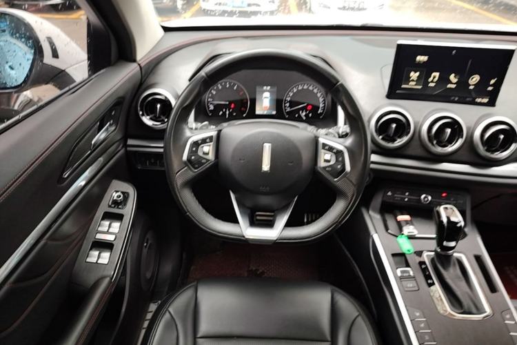 Used Wey VV5 2019 Upgraded Model 2.0T Two-Wheel Drive Ultra-Luxury Version China V Standard Steering Wheel