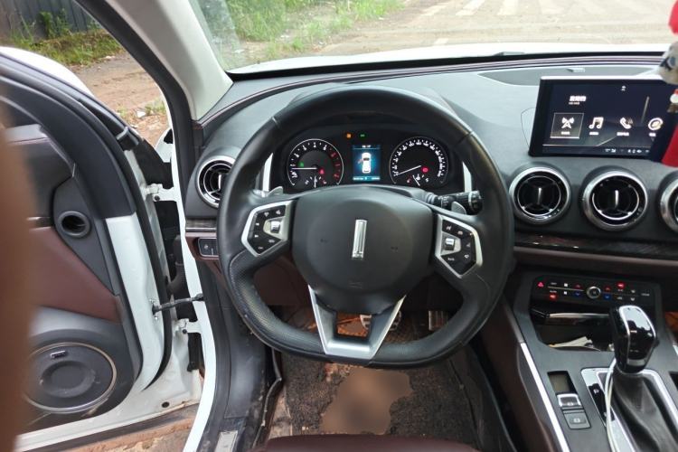 Used Wey VV5 2019 Upgraded Model 2.0T Two-Wheel Drive Ultra-Luxury Version China V Standard Steering Wheel