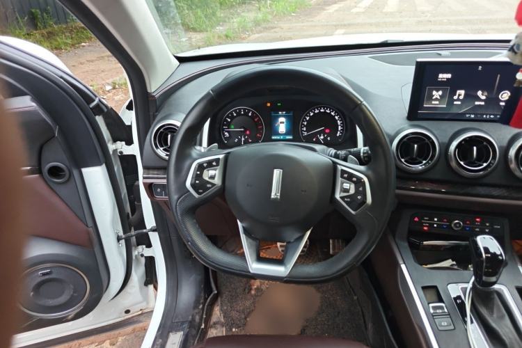 Used Wey VV5 2019 Upgraded Model 2.0T Two-Wheel Drive Ultra-Luxury Version China V Standard Steering Wheel