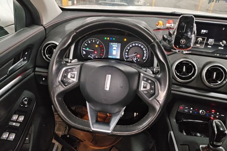 Used Wey VV5 2019 Upgraded Model 2.0T Two-Wheel Drive Ultra-Luxury Version China V Standard Steering Wheel