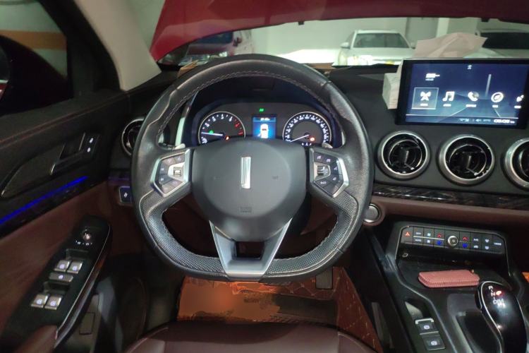Used Wey VV5 2019 1.5T Two-Wheel Drive Color Pioneer Steering Wheel