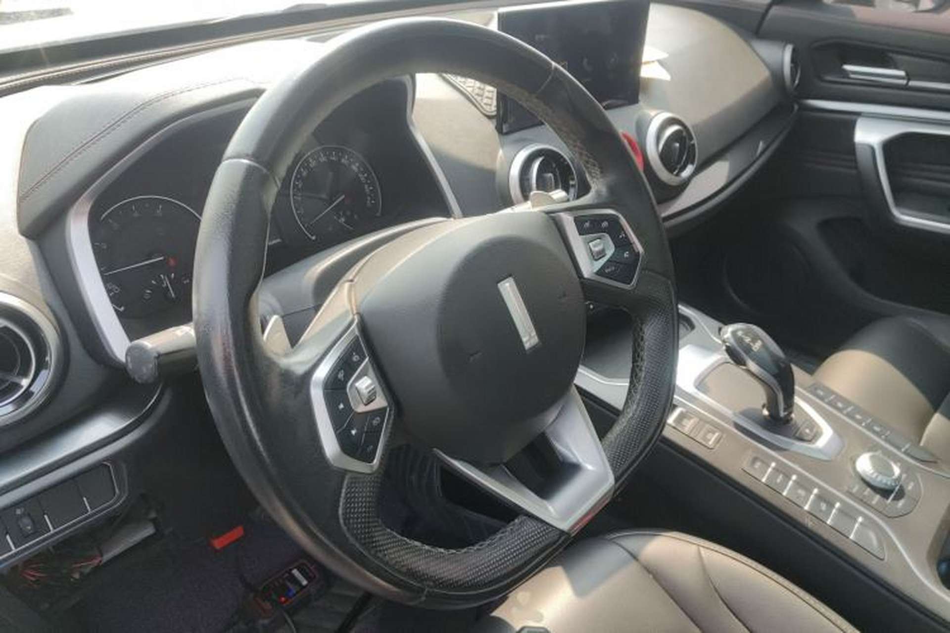 Used Wey VV5 2019 1.5T Two-Wheel Drive Color Pioneer Steering Wheel