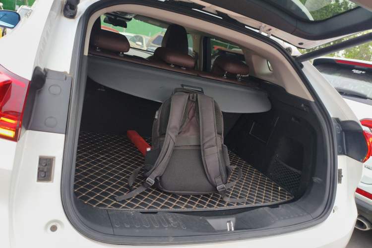 Used Wey VV5 2019 Upgraded Model 2.0T Two-Wheel Drive Ultra-Luxury Version China VI Standard Trunk