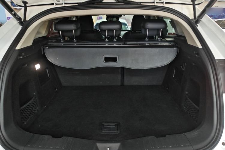 Used Wey VV5 2019 1.5T Two-Wheel Drive Color Pioneer Trunk