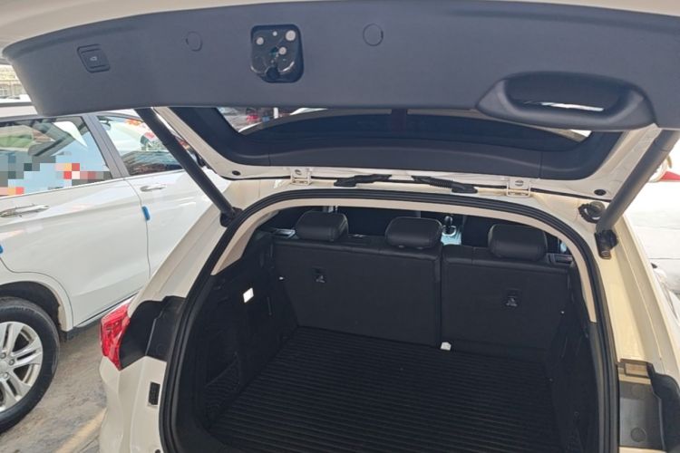 Used Wey VV5 2019 1.5T Two-Wheel Drive Smart Pioneer Trunk