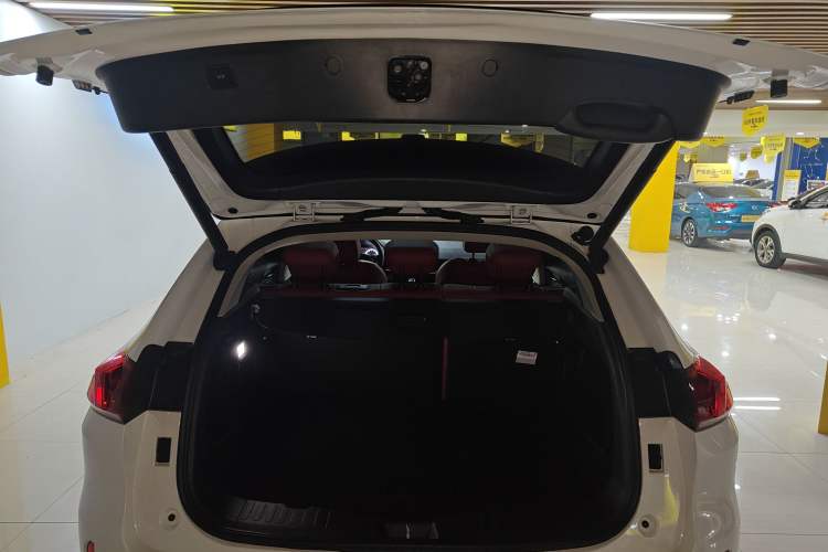 Used Wey VV5 2019 Upgraded Model 2.0T Two-Wheel Drive Flagship Version China V Standard Trunk