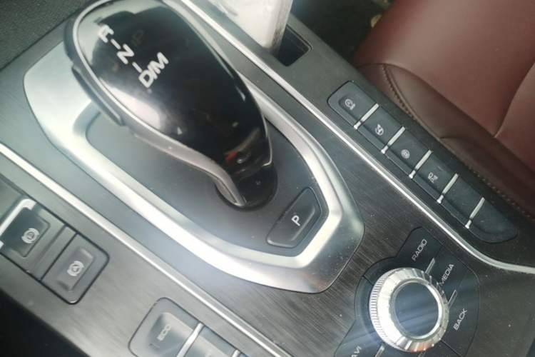 Used Wey VV5 2019 1.5T Two-Wheel Drive Color Pioneer Vehicle Key