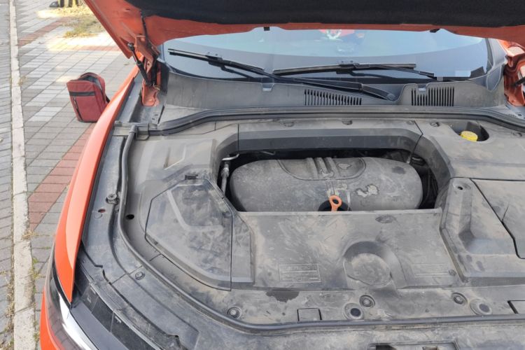 Used Wey VV5 2019 1.5T Two-Wheel-Drive Orange Edition Limited Model Engine Bay Right