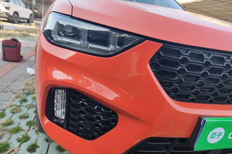 Used Wey VV5 2019 1.5T Two-Wheel-Drive Orange Edition Limited Model Right Front Headlight