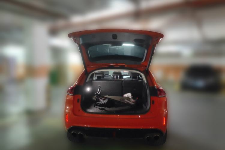 Used Wey VV5 2019 1.5T Two-Wheel-Drive Orange Edition Limited Model Trunk