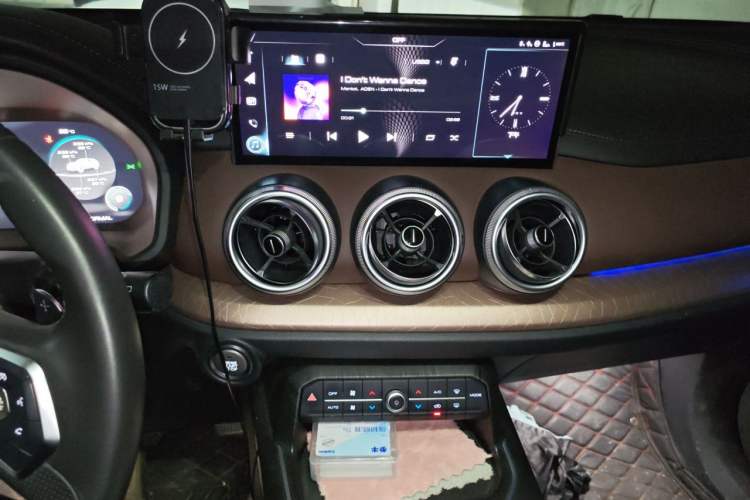Used Wey VV5 2020 1.5T Two-Wheel Drive Smart Pioneer Audio And AC Panel