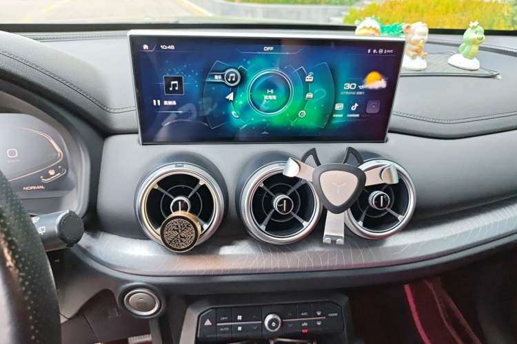 Used Wey VV5 2020 1.5T Two-Wheel Drive Smart Pioneer Audio And AC Panel
