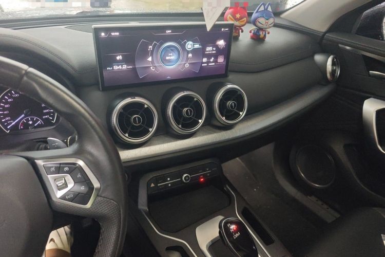Used Wey VV5 2020 1.5T Two-Wheel Drive Color Pioneer Audio And AC Panel