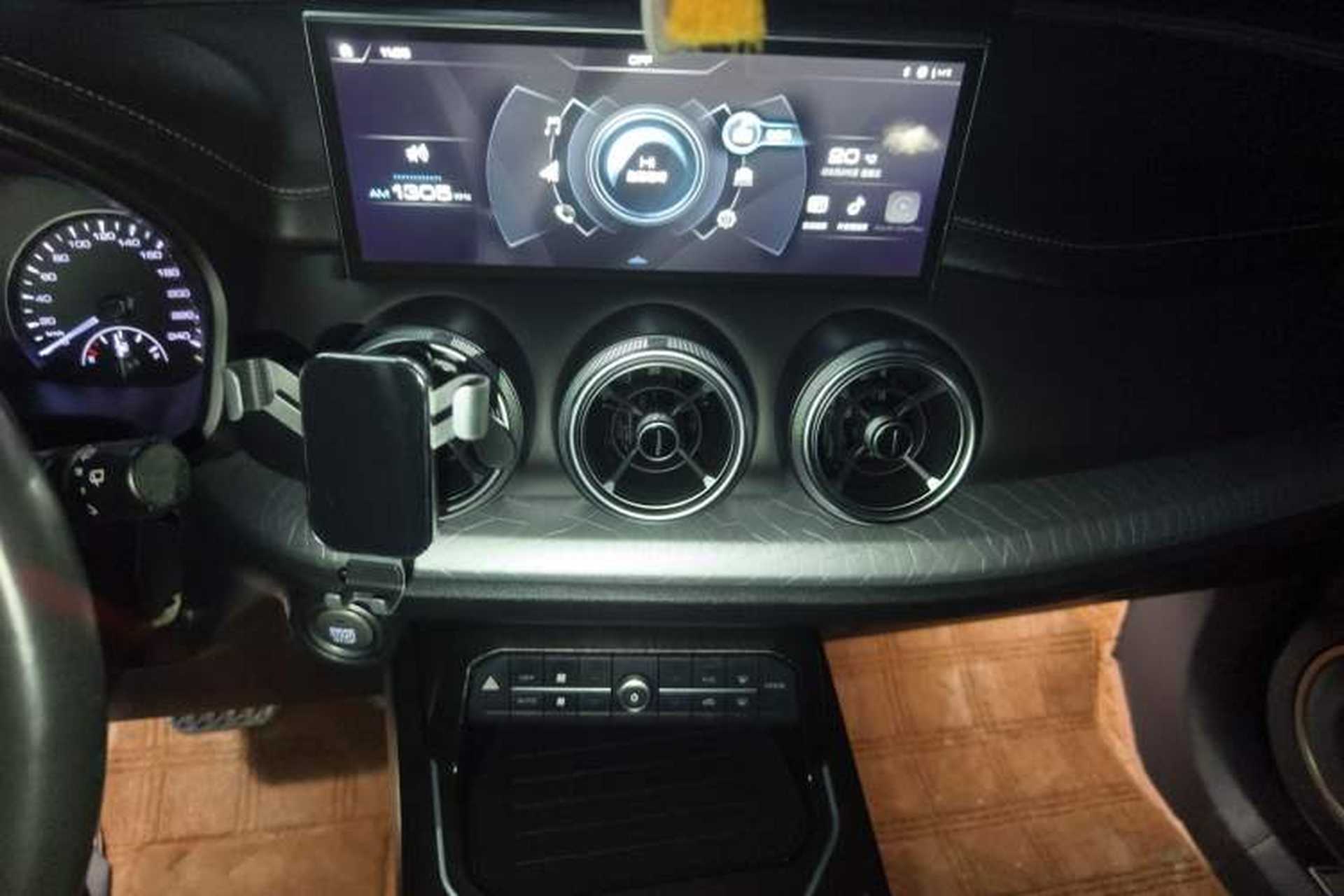Used Wey VV5 2020 1.5T Two-Wheel Drive Color Pioneer Audio And AC Panel