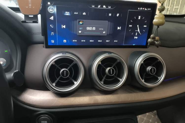 Used Wey VV5 2020 1.5T Two-Wheel Drive Smart Pioneer Audio And AC Panel
