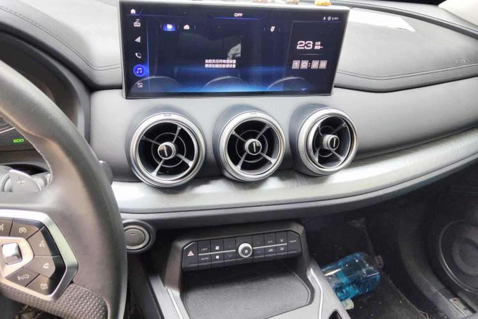 Used Wey VV5 2020 1.5T Two-Wheel Drive Smart Pioneer Audio And AC Panel