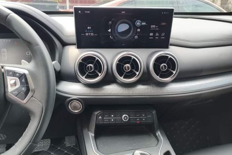 Used Wey VV5 2020 1.5T Two-Wheel Drive Smart Pioneer Audio And AC Panel