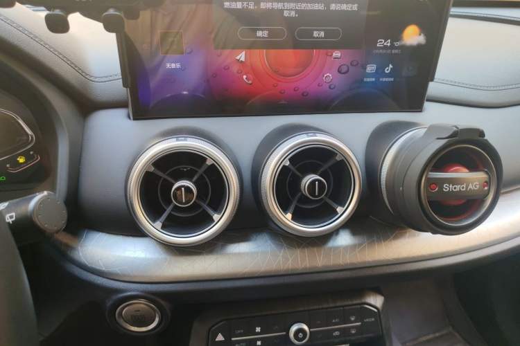 Used Wey VV5 2020 1.5T Two-Wheel Drive Smart Pioneer Audio And AC Panel