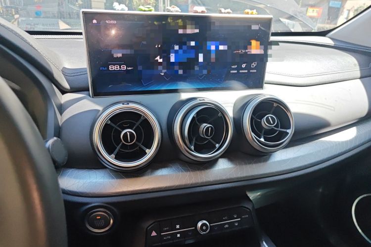 Used Wey VV5 2020 1.5T Two-Wheel Drive Smart Pioneer Audio And AC Panel