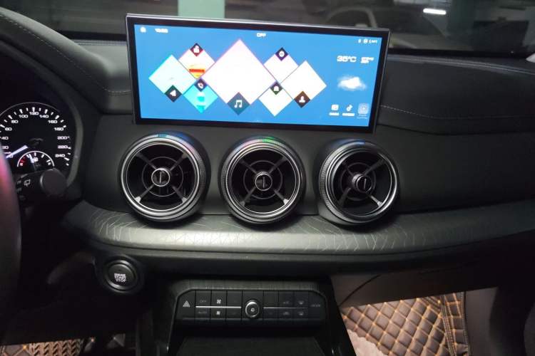 Used Wey VV5 2020 1.5T Two-Wheel Drive Color Pioneer Audio And AC Panel