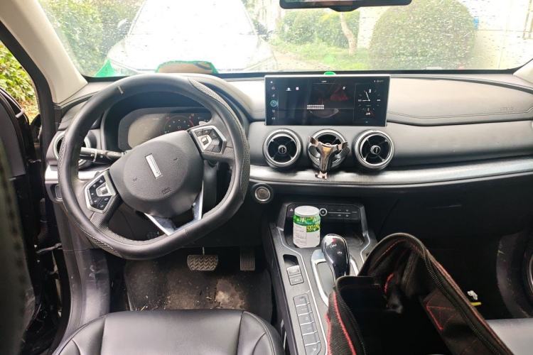 Used Wey VV5 2020 1.5T Two-Wheel Drive Smart Pioneer Center Console