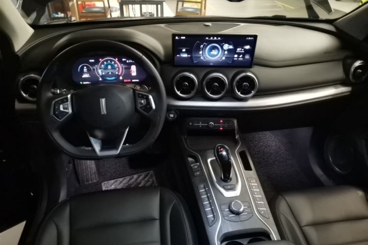 Used Wey VV5 2020 1.5T Two-Wheel Drive Smart Pioneer Center Console