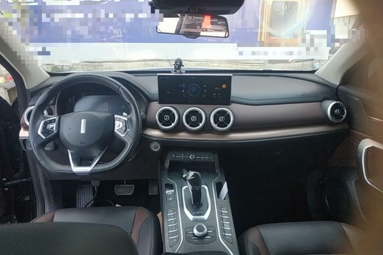 Used Wey VV5 2020 1.5T Two-Wheel Drive Smart Pioneer Center Console