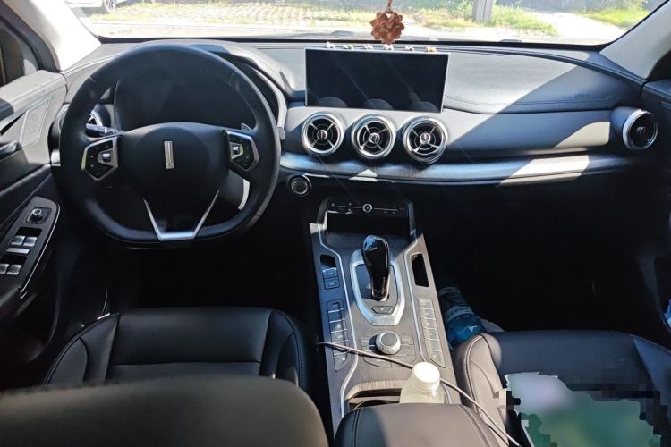 Used Wey VV5 2020 1.5T Two-Wheel Drive Smart Pioneer Center Console