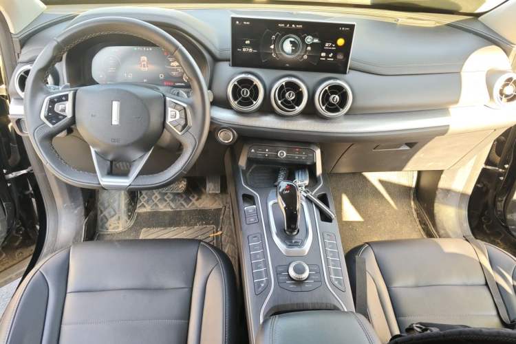 Used Wey VV5 2020 1.5T Two-Wheel Drive Smart Pioneer Center Console