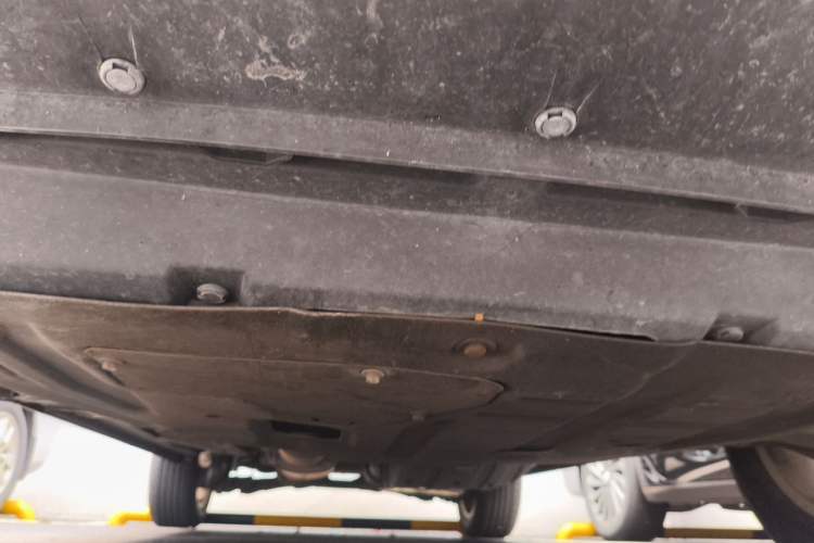 Used Wey VV5 2020 1.5T Two-Wheel Drive Color Pioneer Chassis Front
