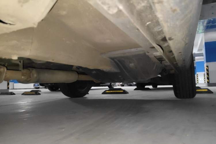 Used Wey VV5 2020 1.5T Two-Wheel Drive Color Pioneer Chassis Front Left