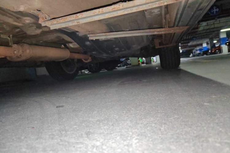 Used Wey VV5 2020 1.5T Two-Wheel Drive Color Pioneer Chassis Front Left