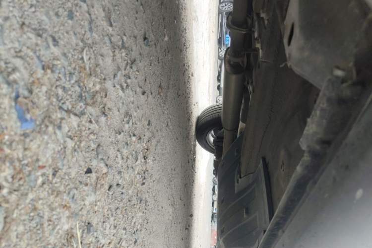 Used Wey VV5 2020 1.5T Two-Wheel Drive Smart Pioneer Chassis Front Left