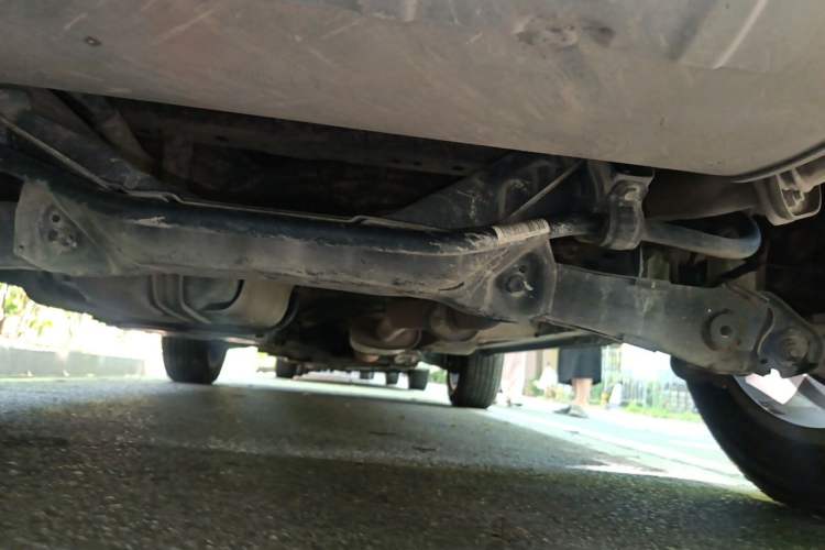 Used Wey VV5 2020 1.5T Two-Wheel Drive Color Pioneer Chassis Rear