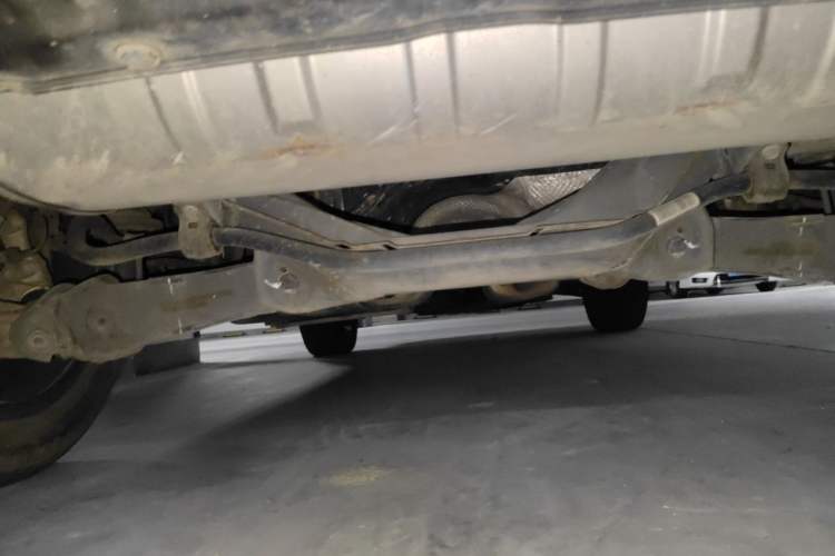Used Wey VV5 2020 1.5T Two-Wheel Drive Color Pioneer Chassis Rear