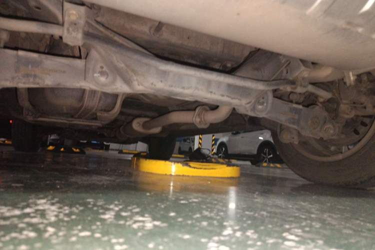Used Wey VV5 2020 1.5T Two-Wheel Drive Color Pioneer Chassis Rear
