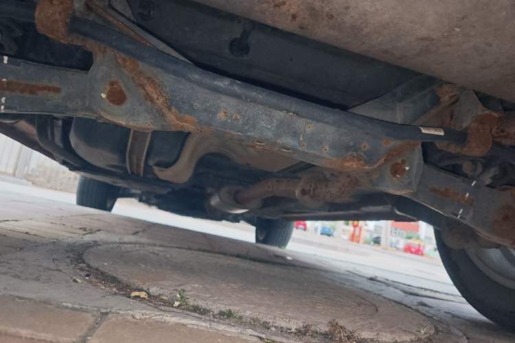Used Wey VV5 2020 1.5T Two-Wheel Drive Color Pioneer Chassis Rear