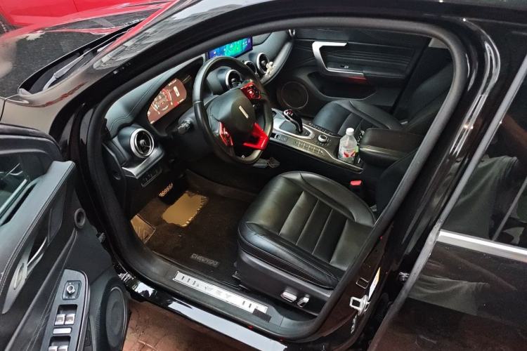 Used Wey VV5 2020 1.5T Two-Wheel Drive Smart Pioneer Driver Seat